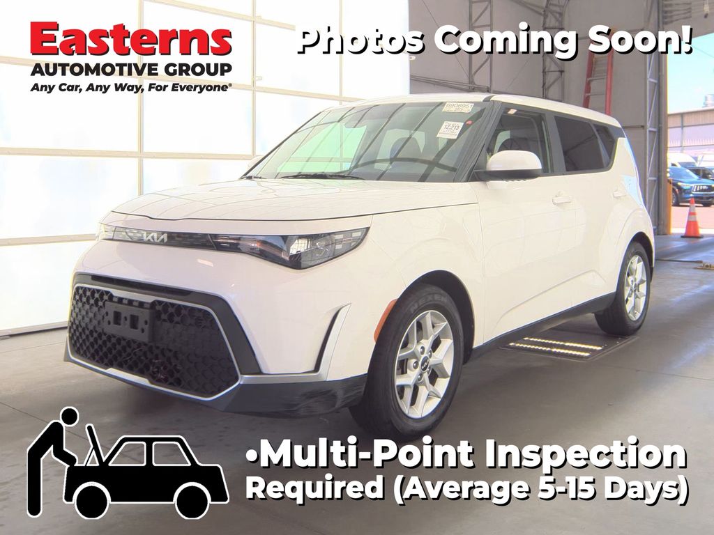 Snow White Pearl 2023 Kia Soul SUV / Crossover Front-Wheel Drive Continuously Variable Transmission