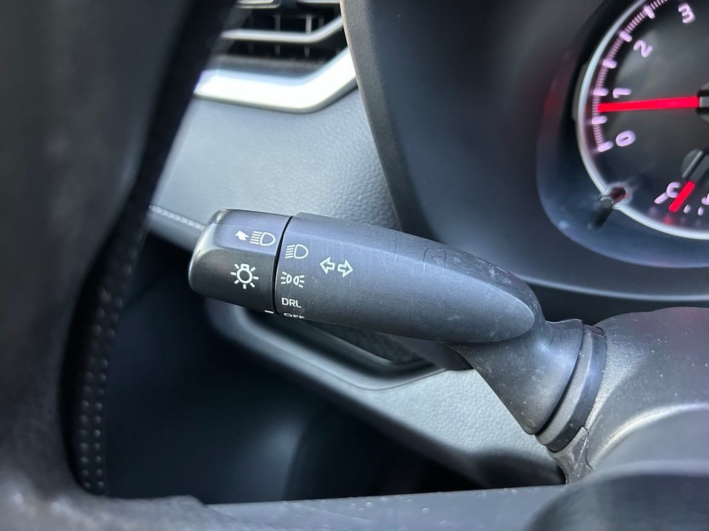 Thumbnail: 2021 Toyota RAV4 - 21