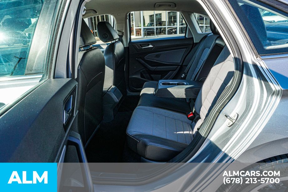 Used 2025 Gray Volkswagen 1.5T SE image 20