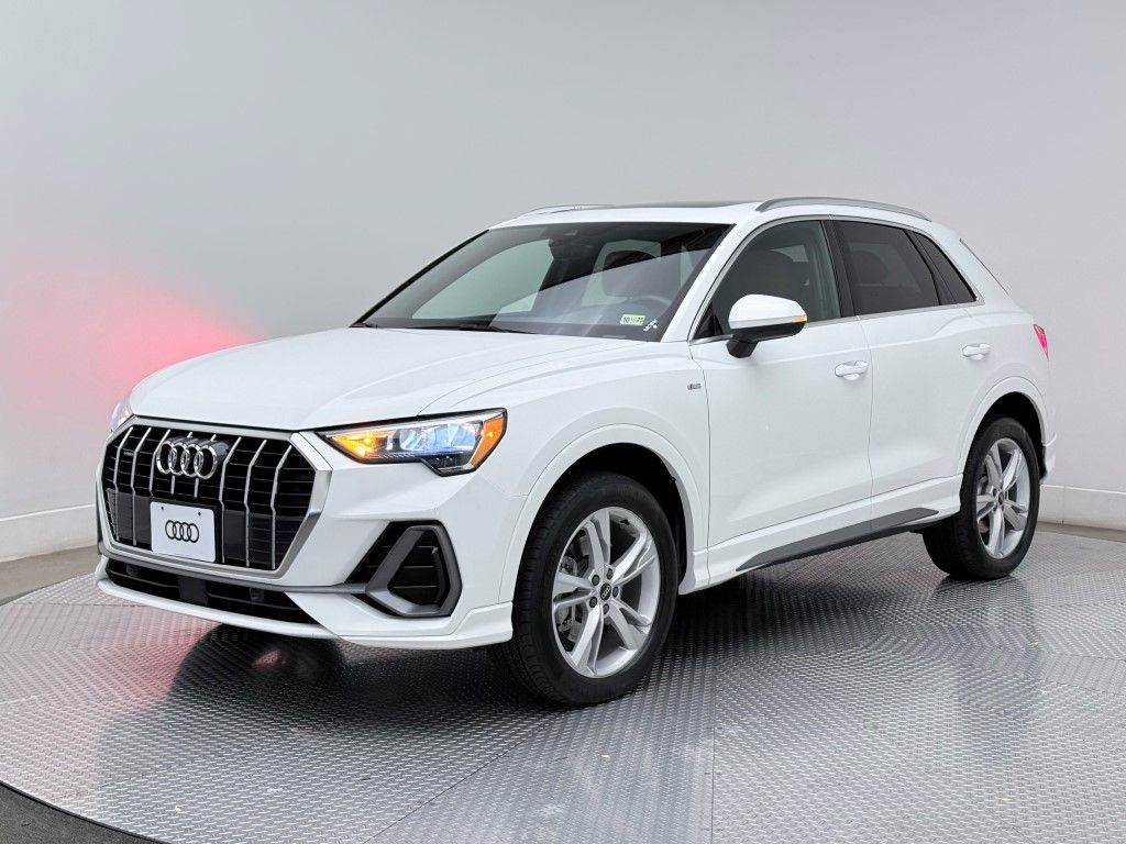 Thumbnail: 2022 Audi Q3 - 6