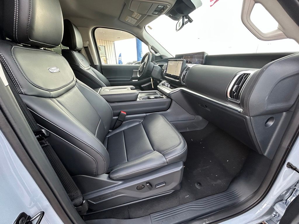 New 2027 Gray Ford Platinum image 24