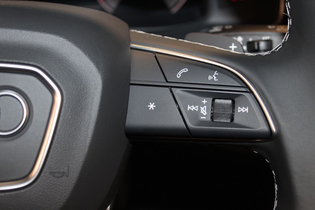 Thumbnail: 2026 Audi Q8 - 32