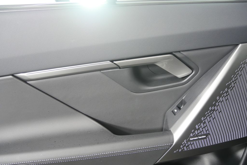 Thumbnail: 2025 BMW 5 Series - 12