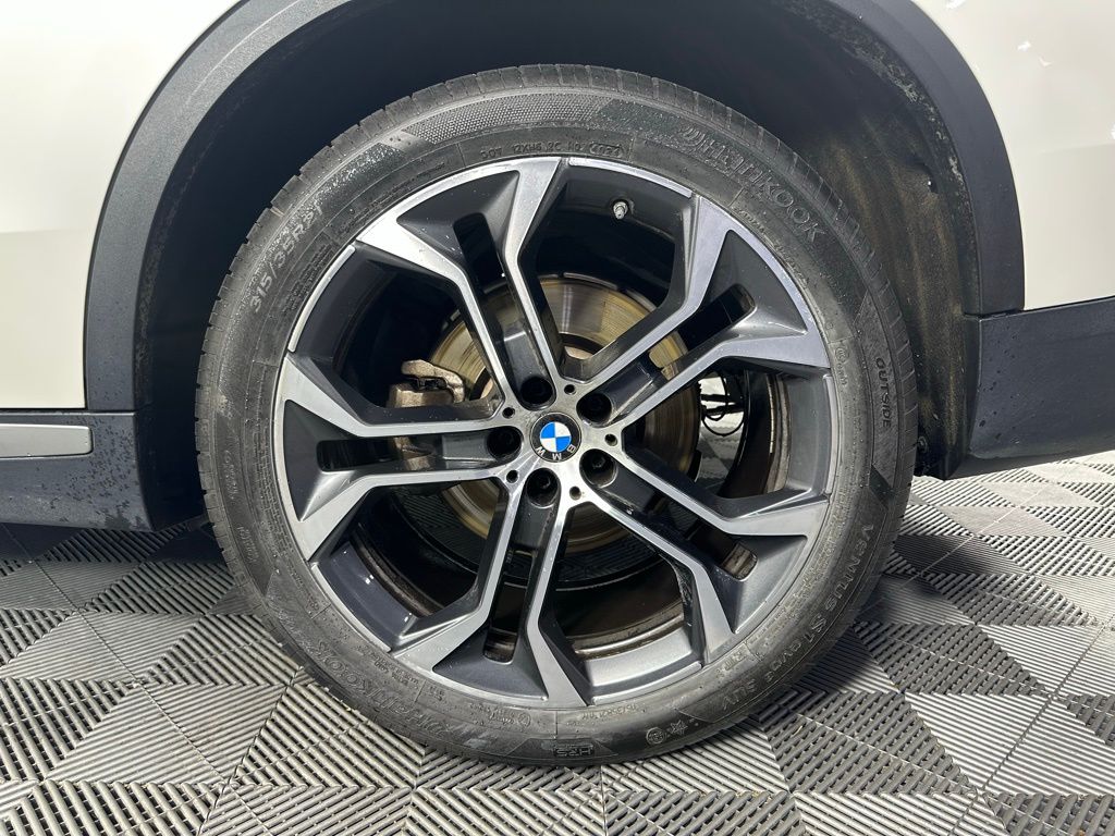 Thumbnail: 2022 BMW X5 - 10