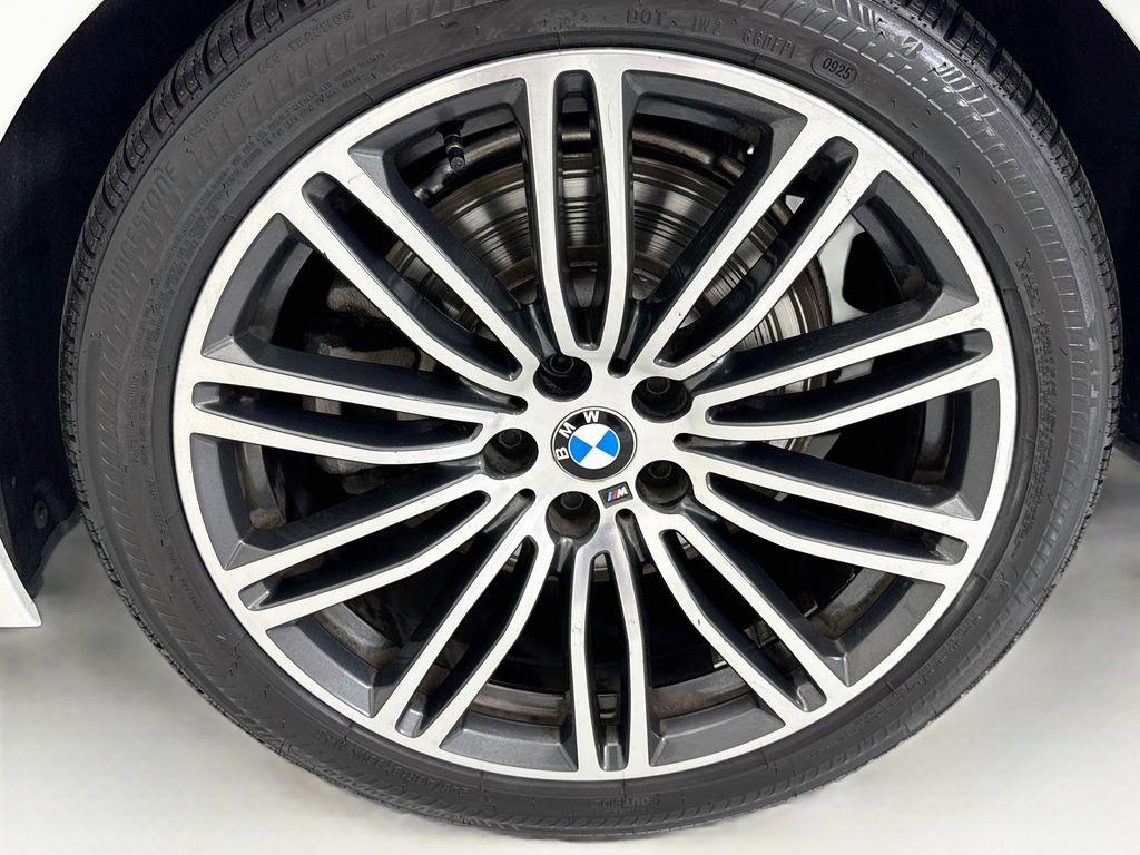 Thumbnail: 2019 BMW 5 Series - 30
