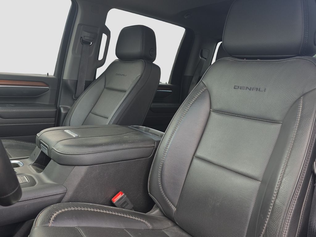 Used 2025 Silver GMC Denali image 7