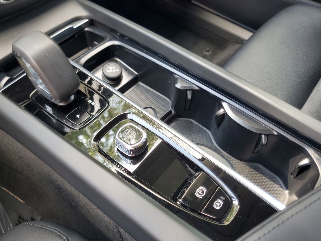 used 2024 Volvo XC60 car, priced at $31,895