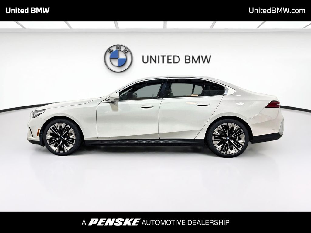 Thumbnail: 2024 BMW 5 Series - 8