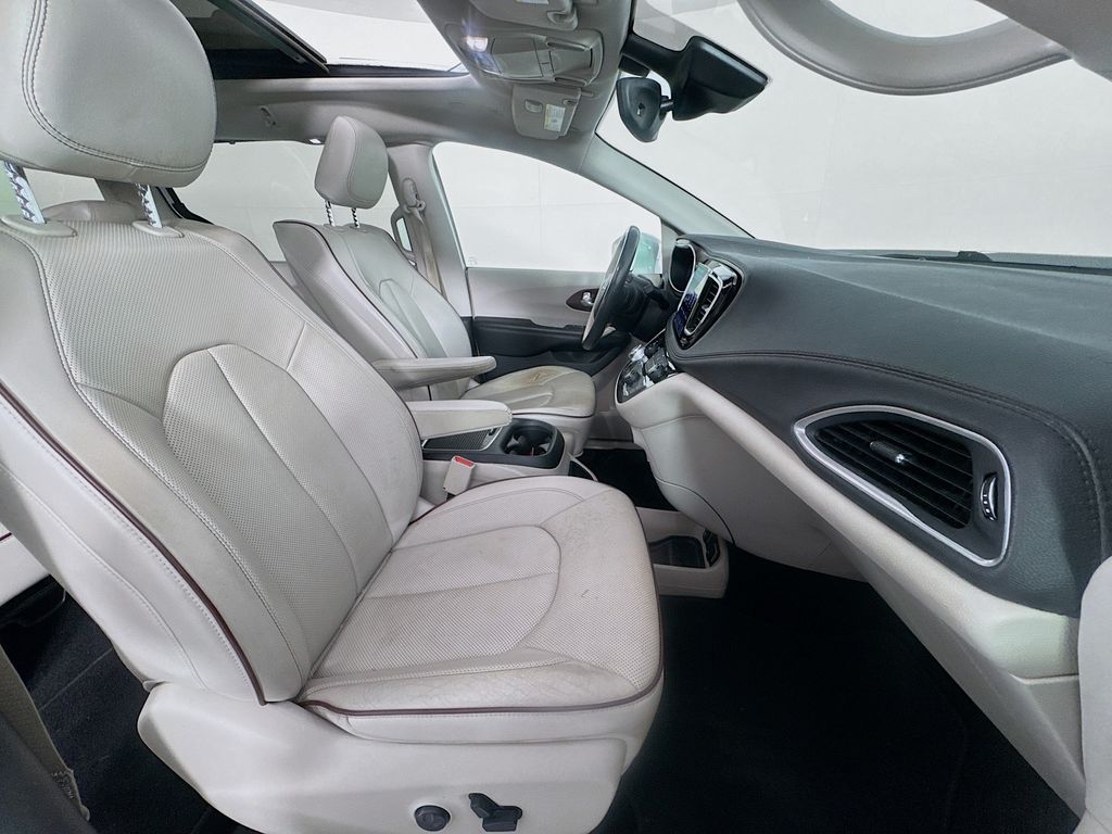 Used Car 2019 Chrysler Pacifica  Limited For Sale Under $20,000 In Austin, Texas