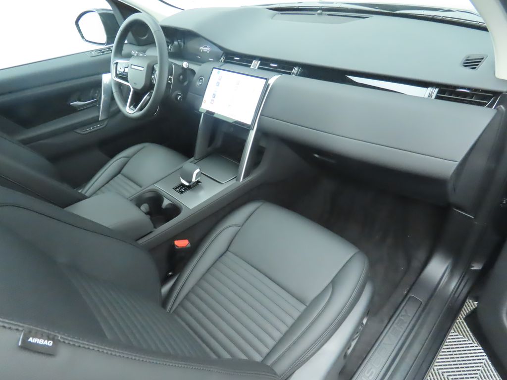 Thumbnail: 2025 Land Rover Discovery Sport - 18