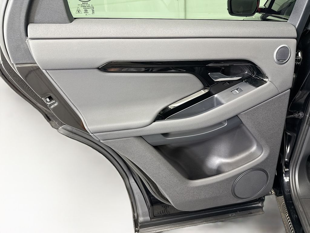 Thumbnail: 2025 Land Rover Range Rover Evoque - 25