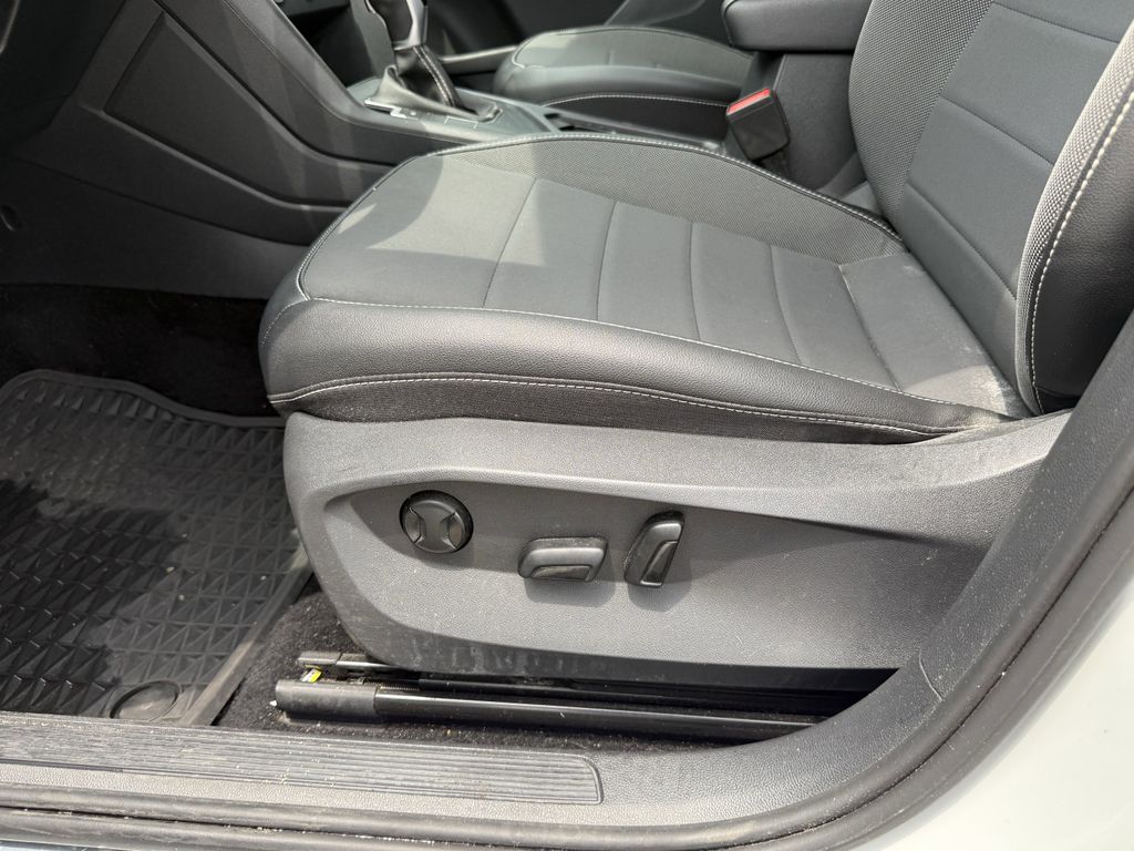 2022 Volkswagen Taos 1.5T SE  at DeMontrond Auto Country