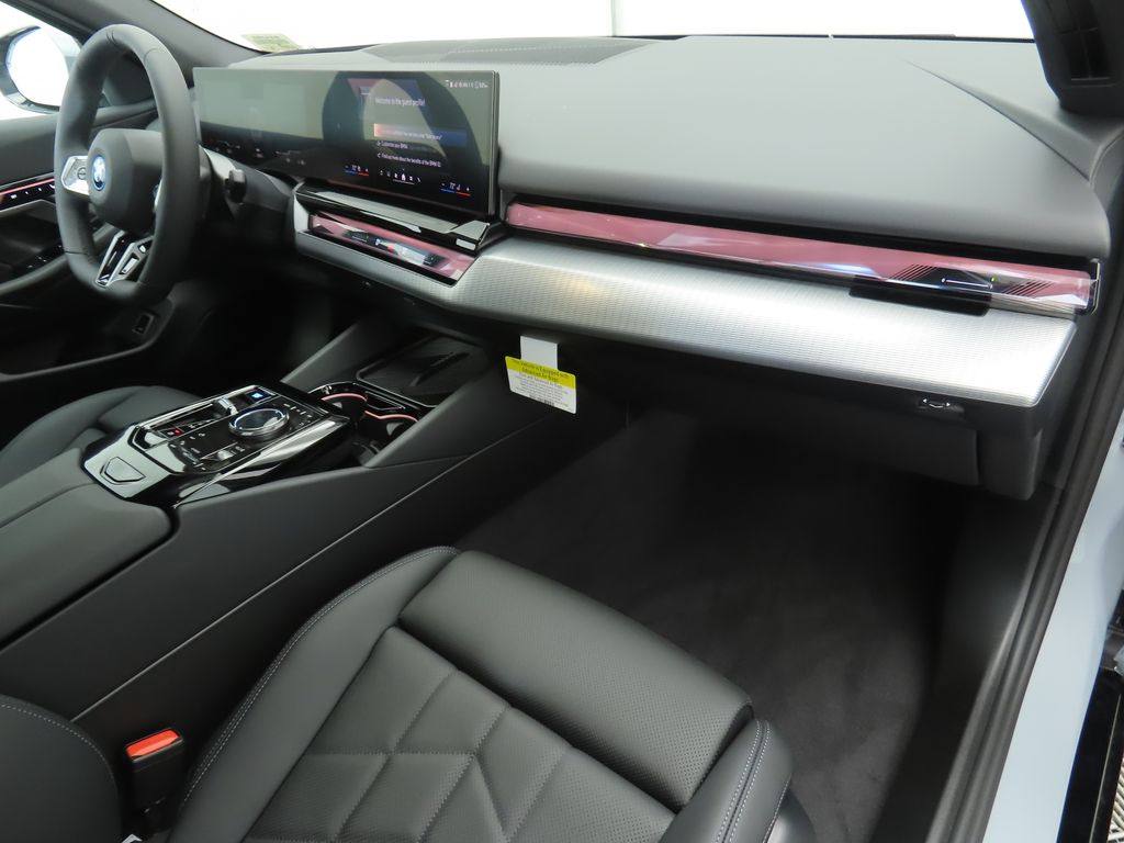 Thumbnail: 2026 BMW i5 - 17