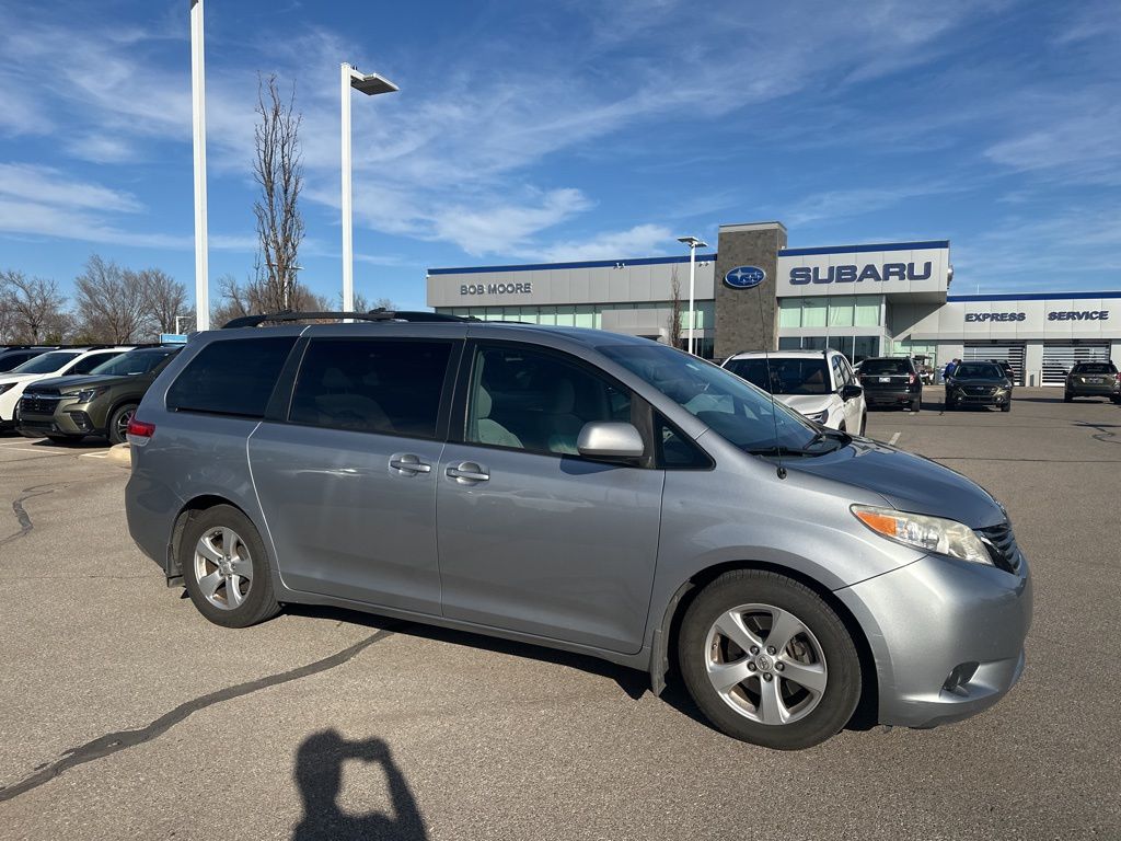 2011 Toyota Sienna 7-Passenger V6 FWD