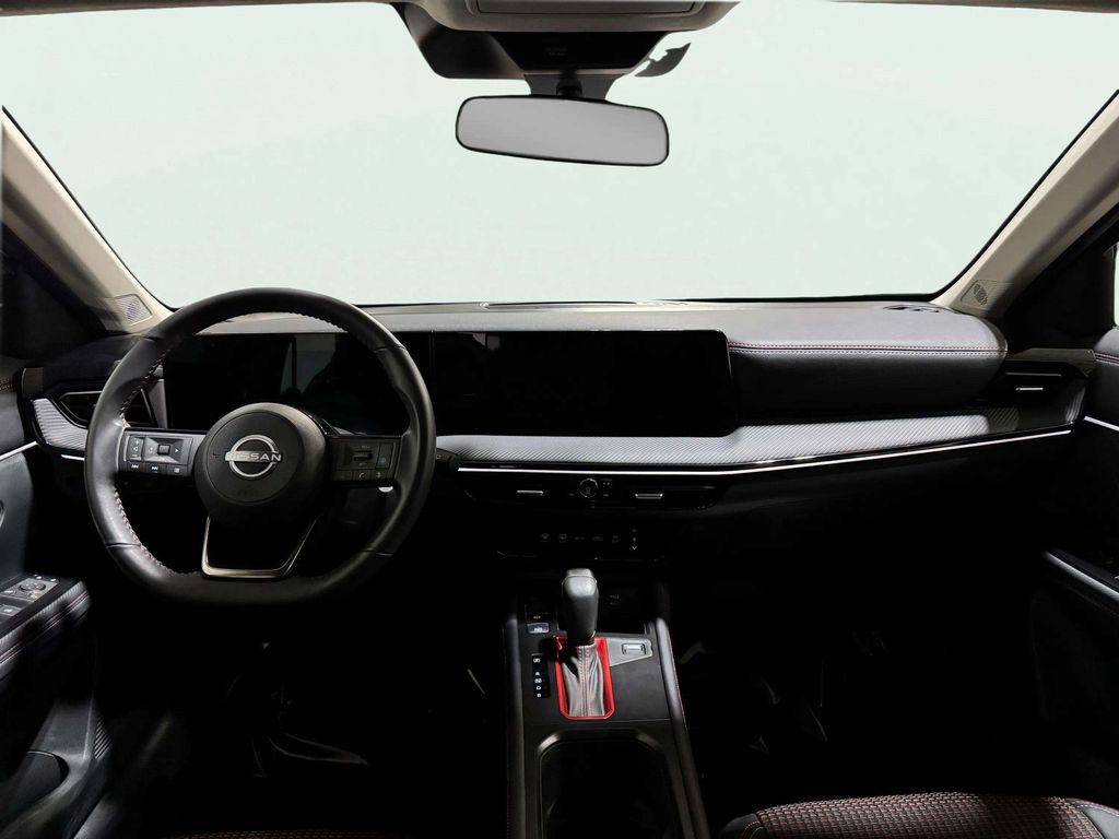 Certified Used 2025 Gun Metallic Nissan SR image 9