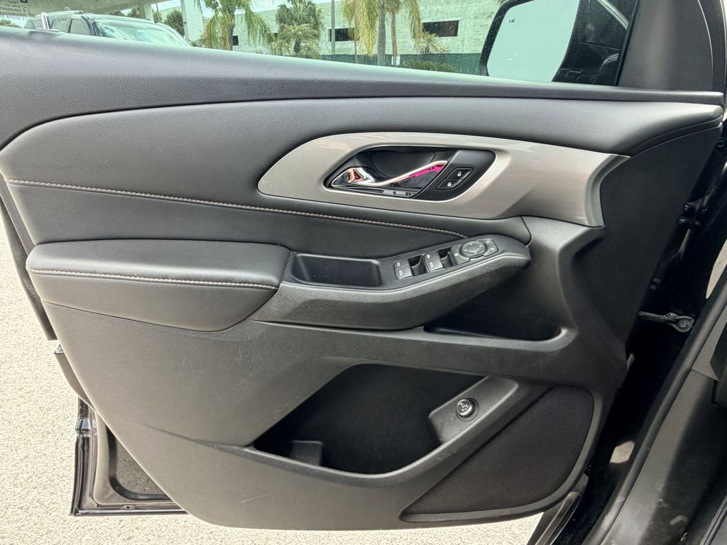 used 2020 Chevrolet Traverse car, priced at $16,796