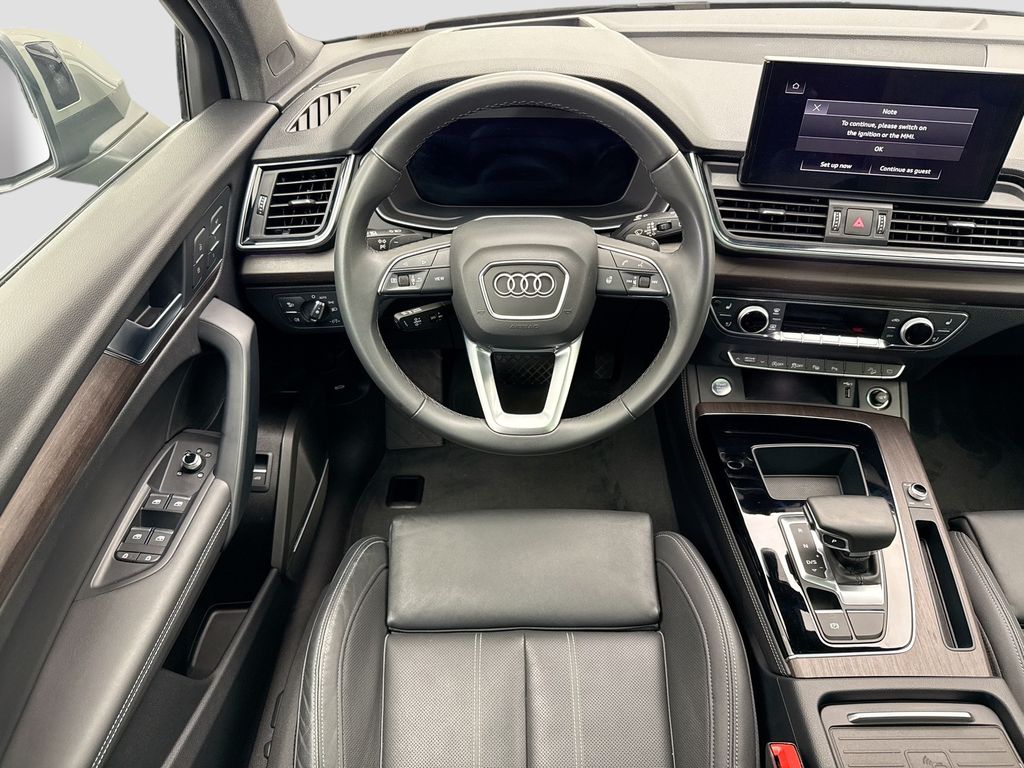 Thumbnail: 2023 Audi Q5 - 10