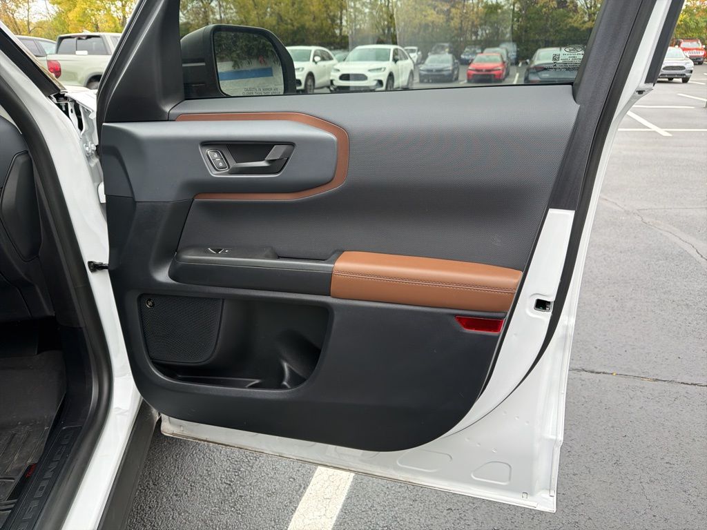 Thumbnail: 2022 Ford Bronco Sport - 25