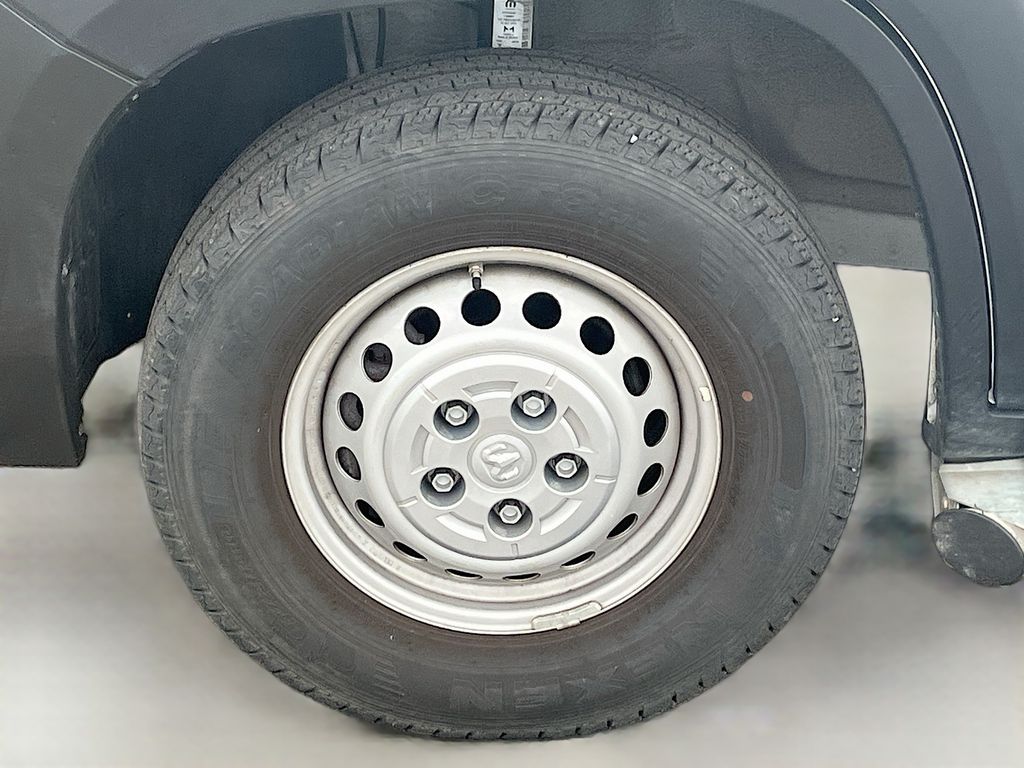 Used 2025 White Ram Base image 28
