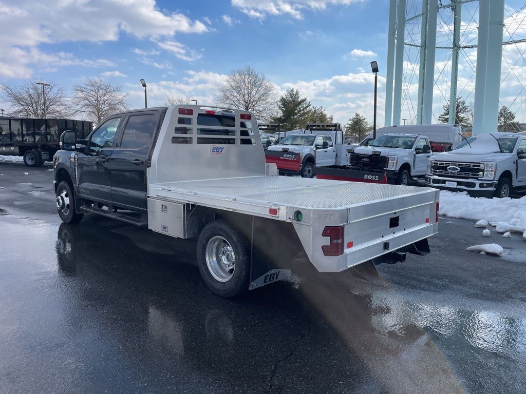 2026 Ford F-350 Chassis LARIAT