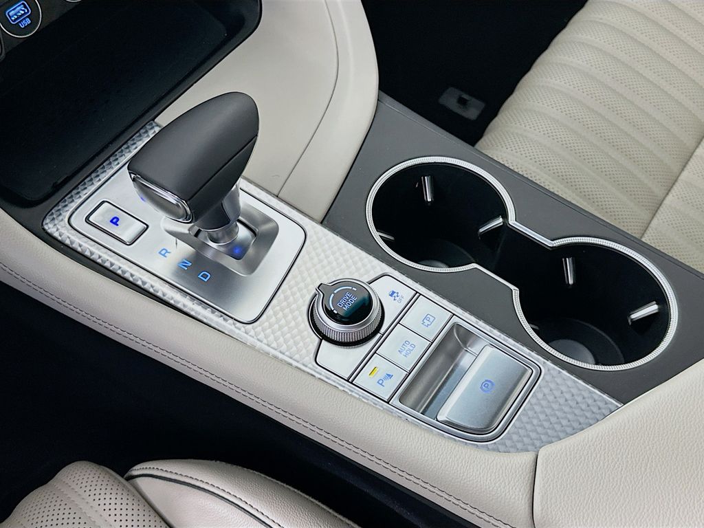 Thumbnail: 2023 Genesis G70 - 17