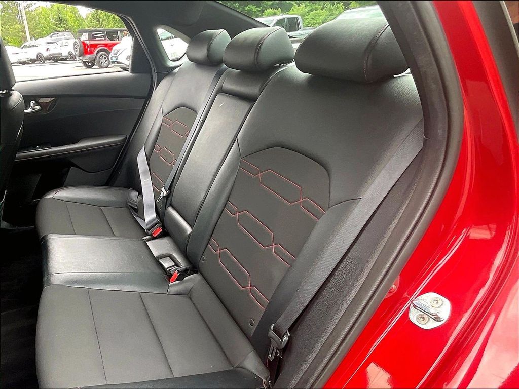 2021 Kia Forte — photo 25