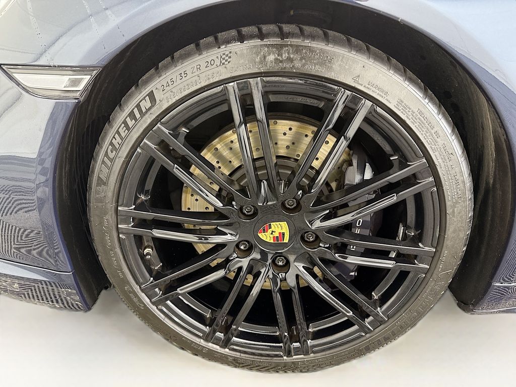 Thumbnail: 2016 Porsche 911 - 29