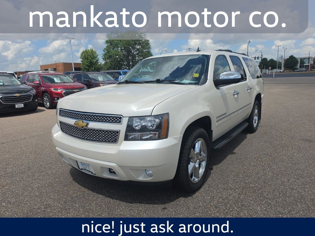 White Diamond Clearcoat 2013 Chevrolet Suburban SUV / Crossover Four-Wheel Drive 6-Speed Automatic Overdrive