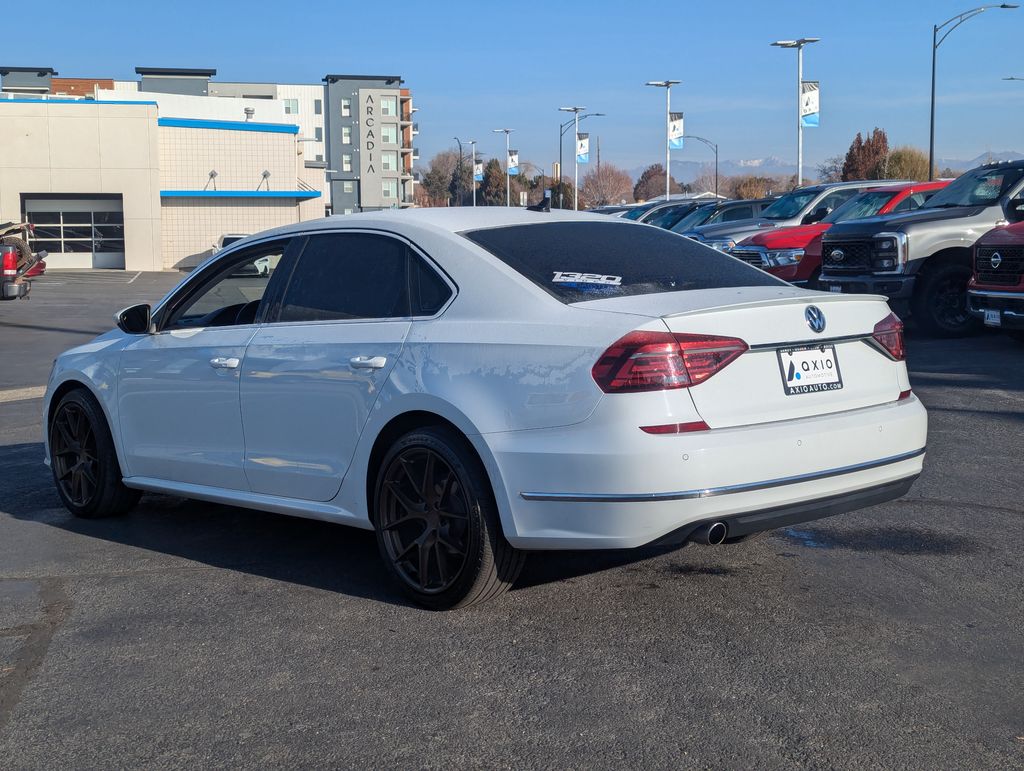 2018 Volkswagen Passat 2.0T SE w/Technology 8