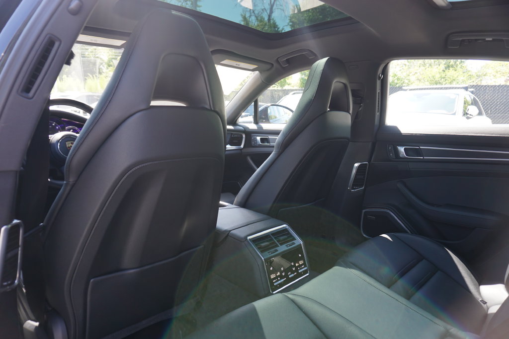 Thumbnail: 2023 Porsche Panamera - 24