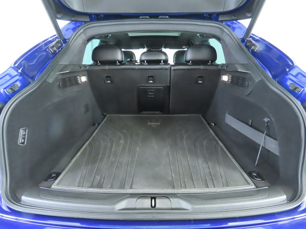 Thumbnail: 2021 Maserati Levante - 29