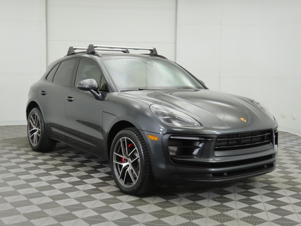 2022 Porsche Macan S 3