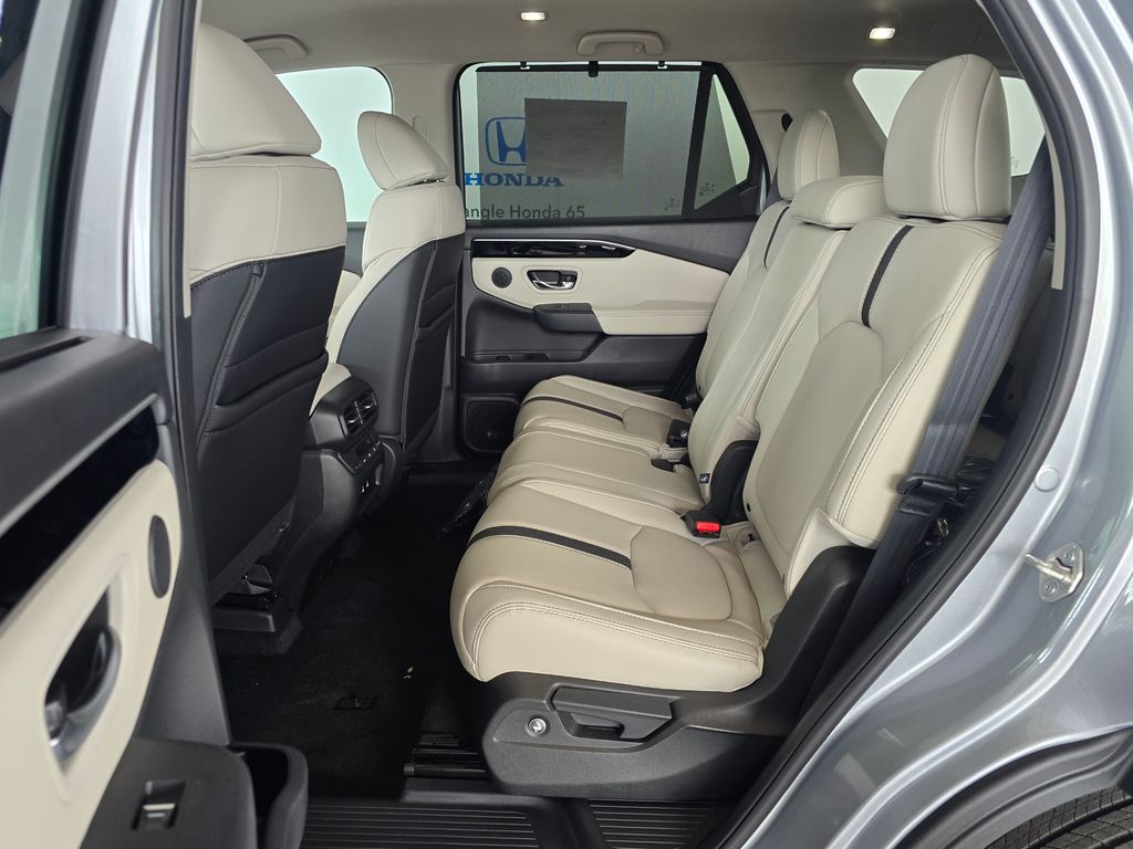 Thumbnail: 2026 Honda Pilot - 15