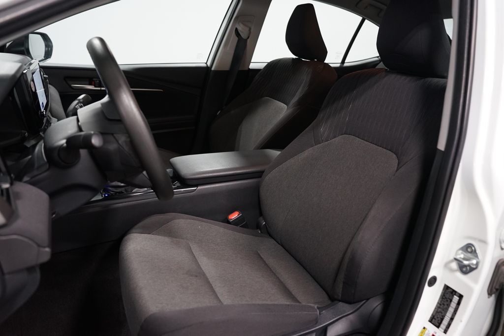 Thumbnail: 2025 Toyota Camry - 6