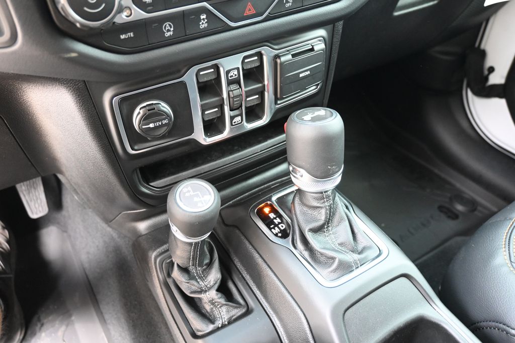 2026 Jeep Wrangler Sahara - 11