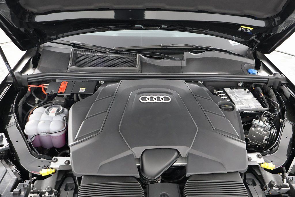 Thumbnail: 2026 Audi Q7 - 9