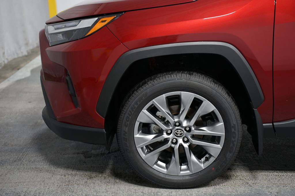 2025 Toyota RAV4 XLE Premium 5