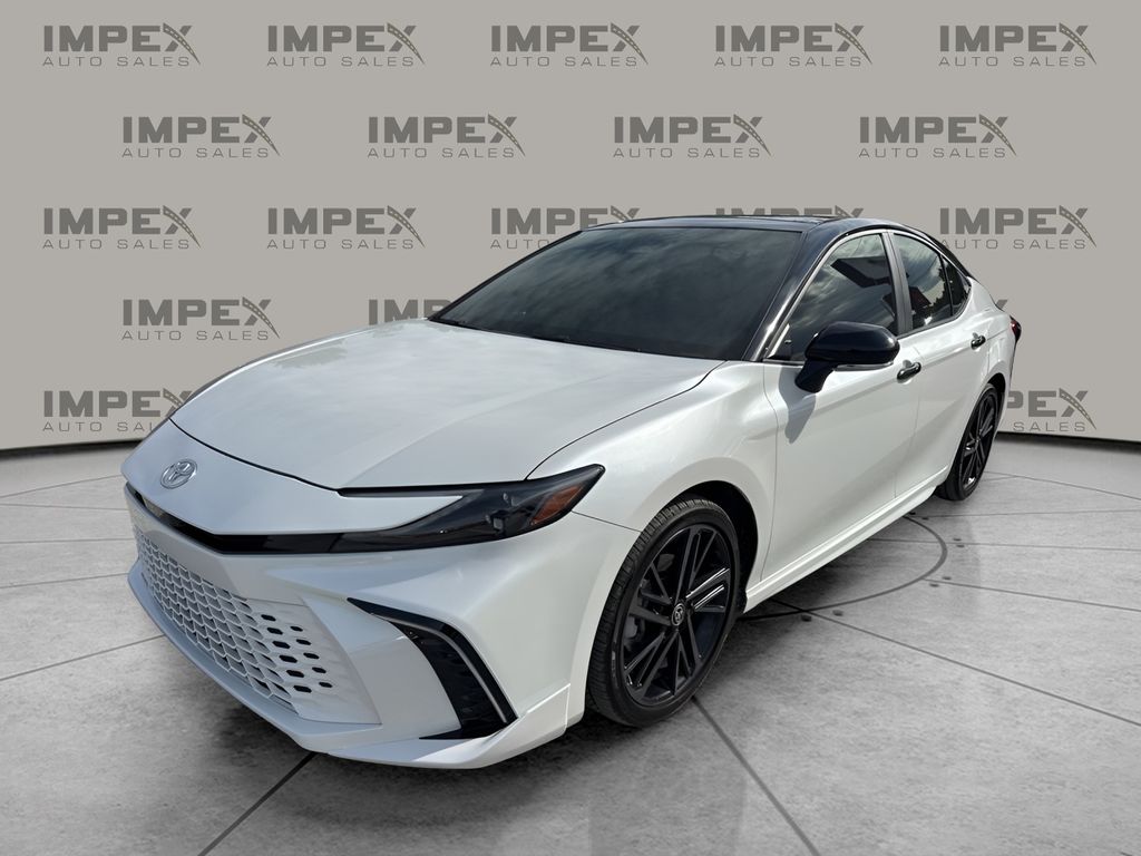 2025 Toyota Camry XSE Hybrid's photo