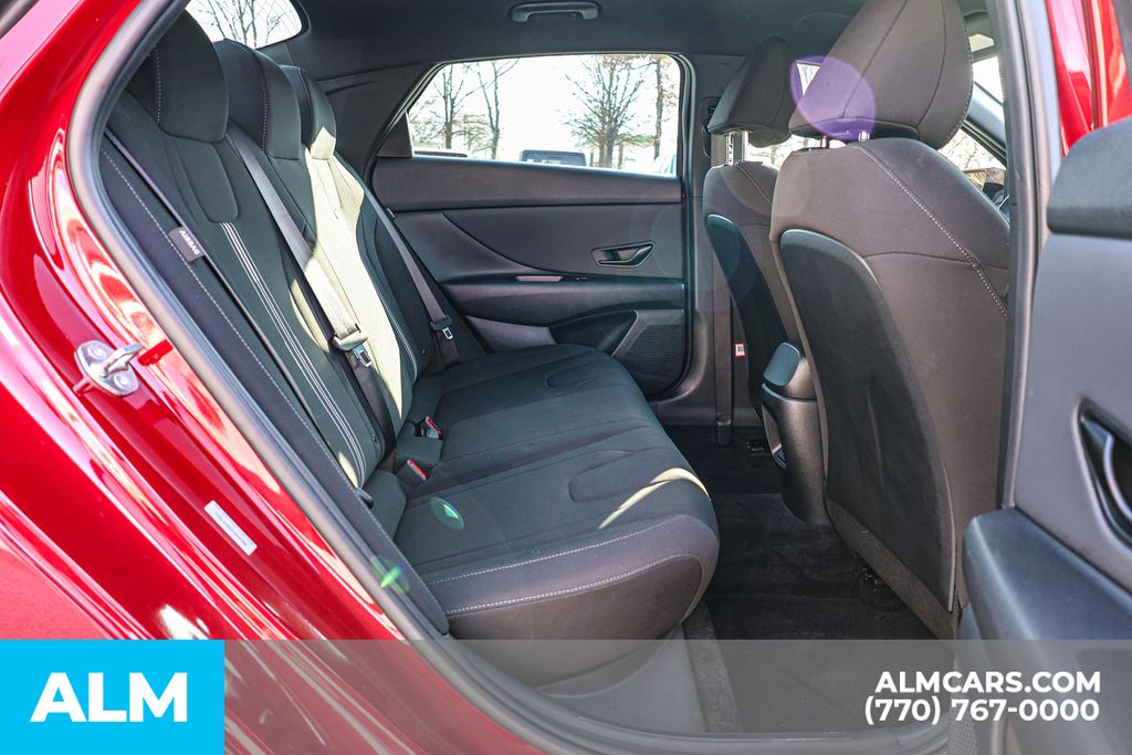 Used 2025 Red Hyundai SEL Sport image 23