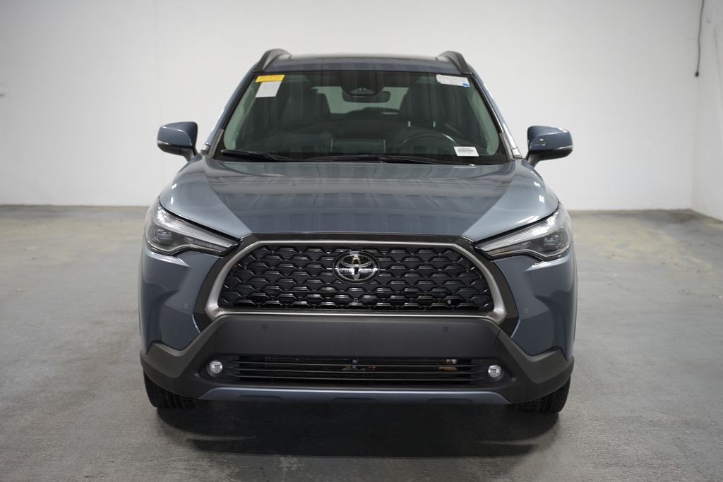 2023 Toyota Corolla Cross XLE 2
