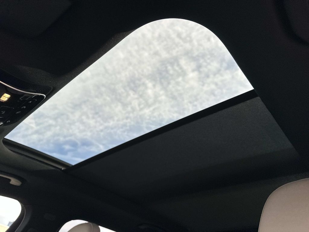 Thumbnail: 2026 Mercedes-Benz GLC - 20