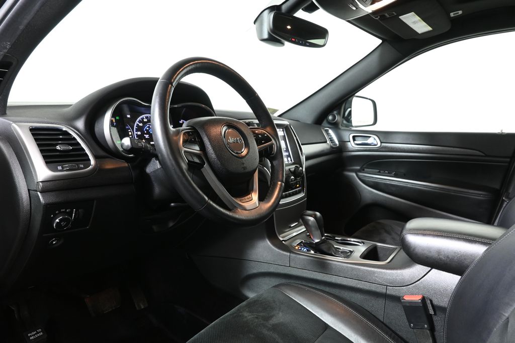 Thumbnail: 2018 Jeep Grand Cherokee - 13