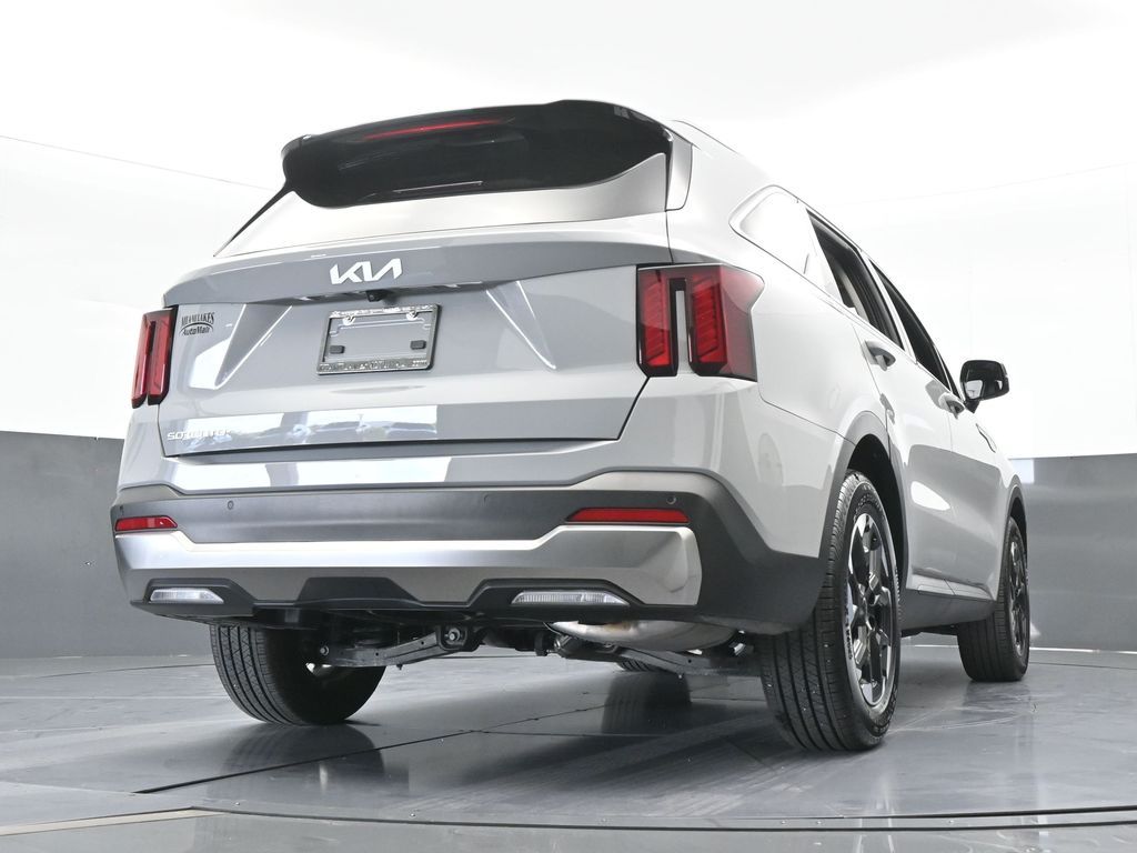 Used 2025 Wolf Gray Kia S image 64