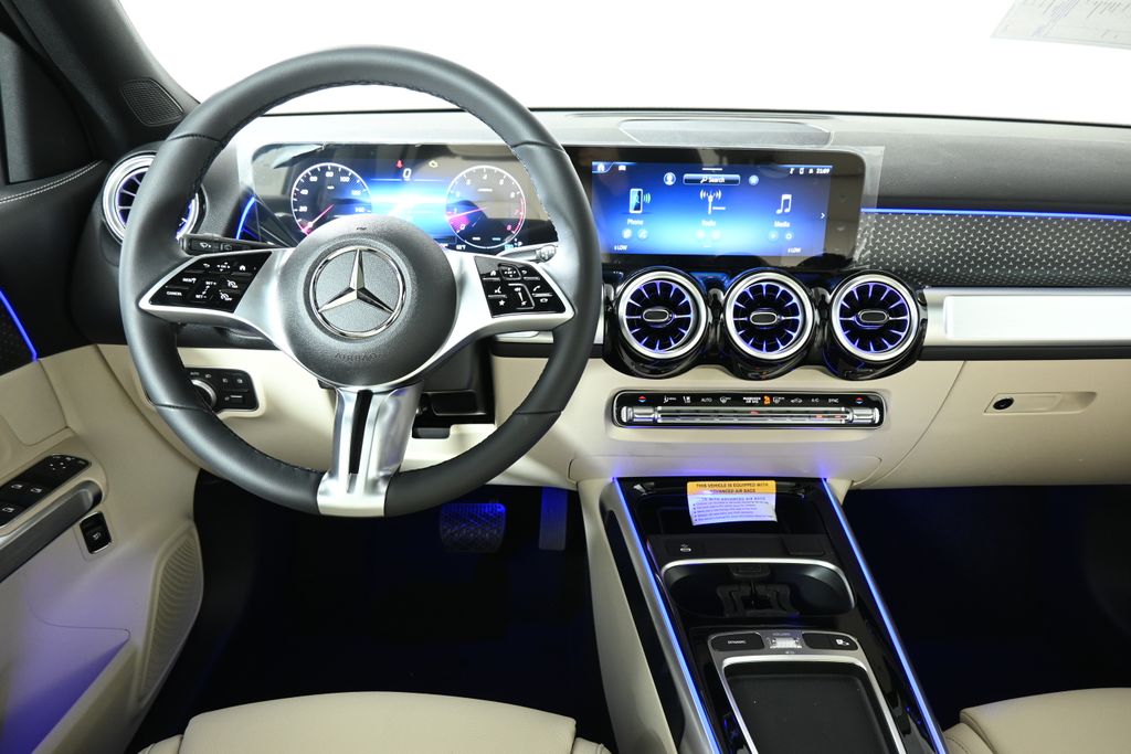 2025 Mercedes-Benz GLB 250 4