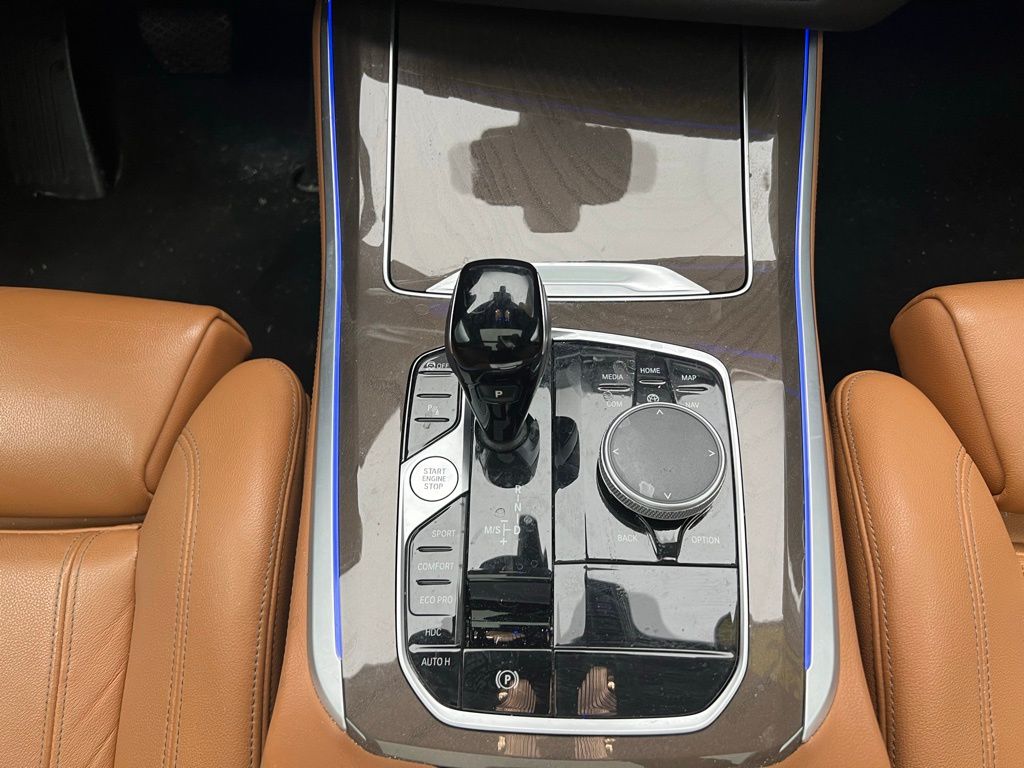 Thumbnail: 2022 BMW X5 - 11