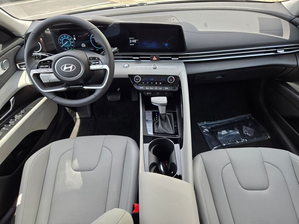2025 Hyundai Elantra Limited Edition 28