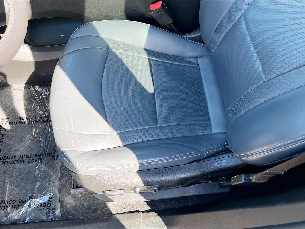 Used 2021 Black Buick Essence image 19