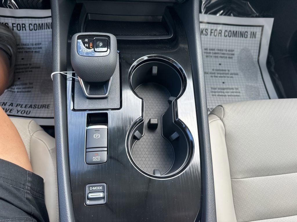 2025 Everest White Pearl Nissan Rogue SV FWD SUV