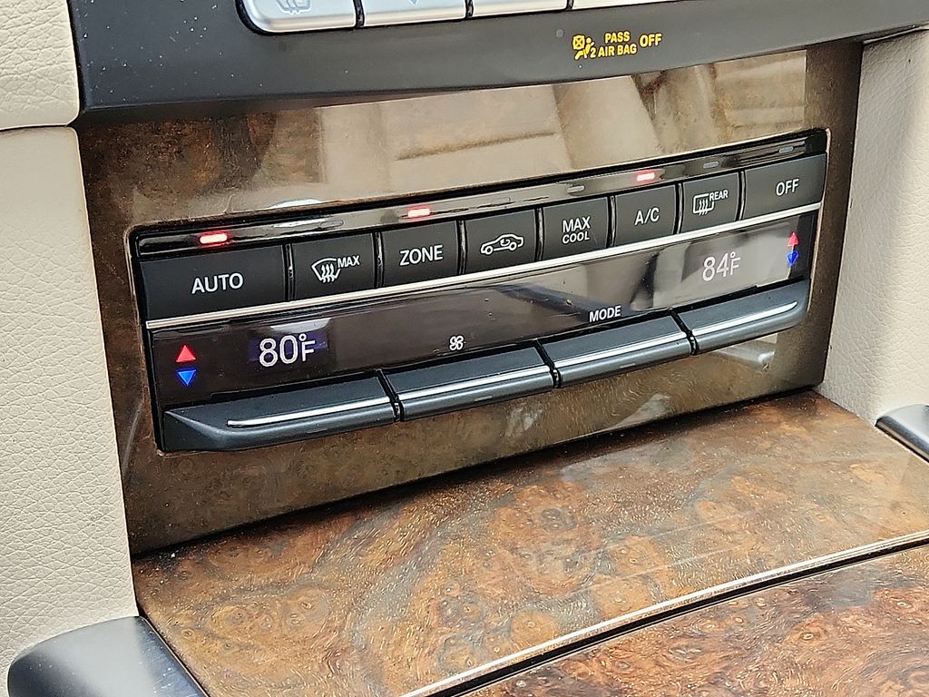 Thumbnail: 2014 Mercedes-Benz E-Class - 16