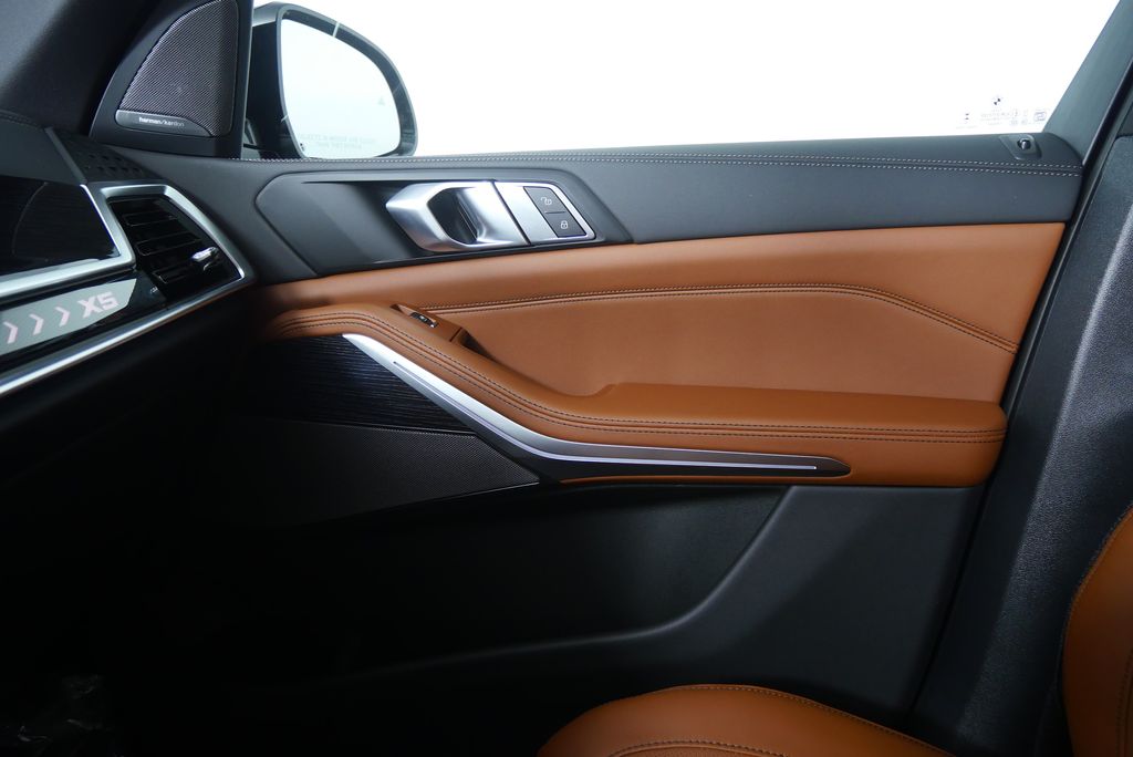 Thumbnail: 2026 BMW X5 - 24